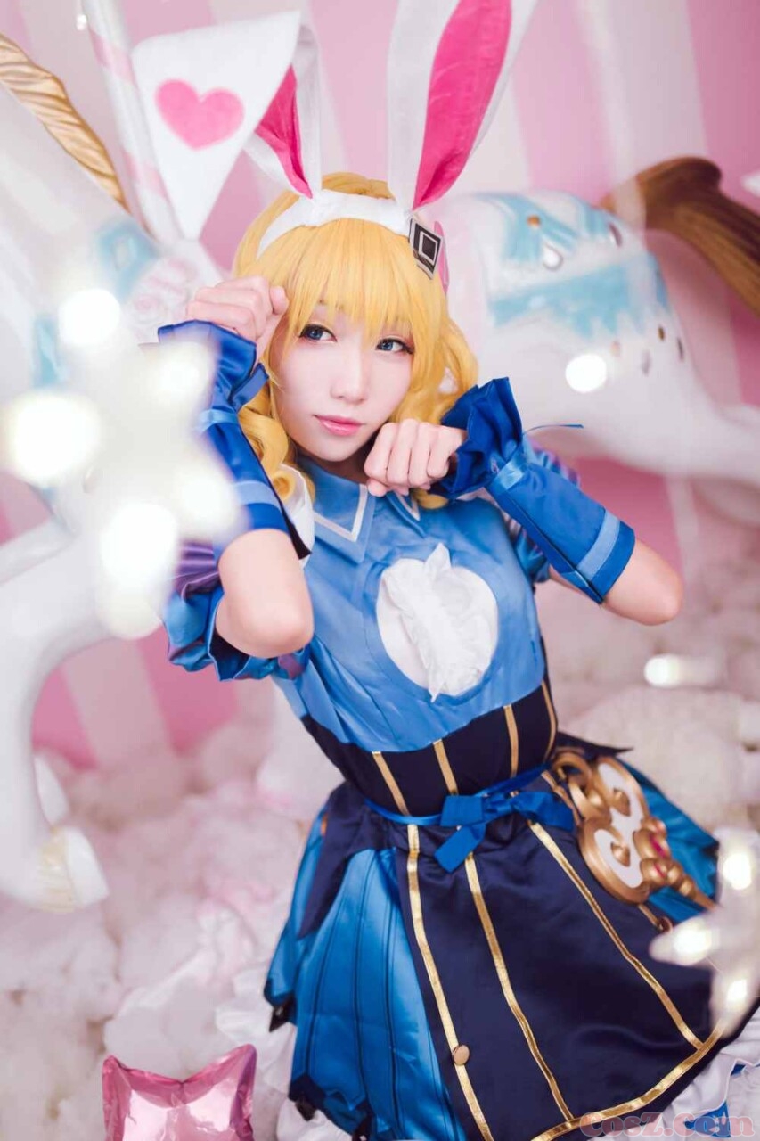 是男的我都不说什么了为什么这个嘴那么像祖蓝！