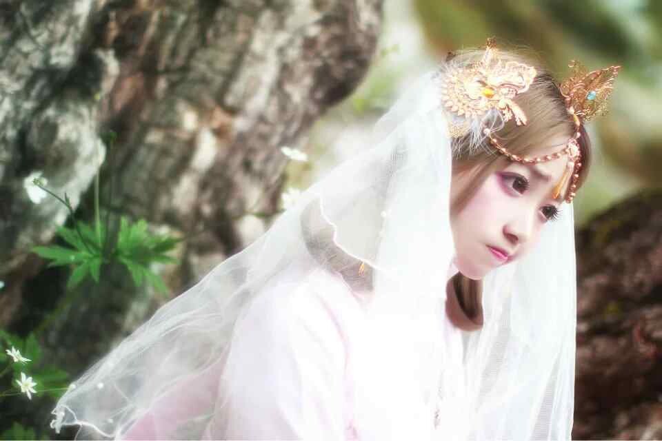 古代居然也有这么漂亮的美女，只可惜蕾丝高跟出卖了你